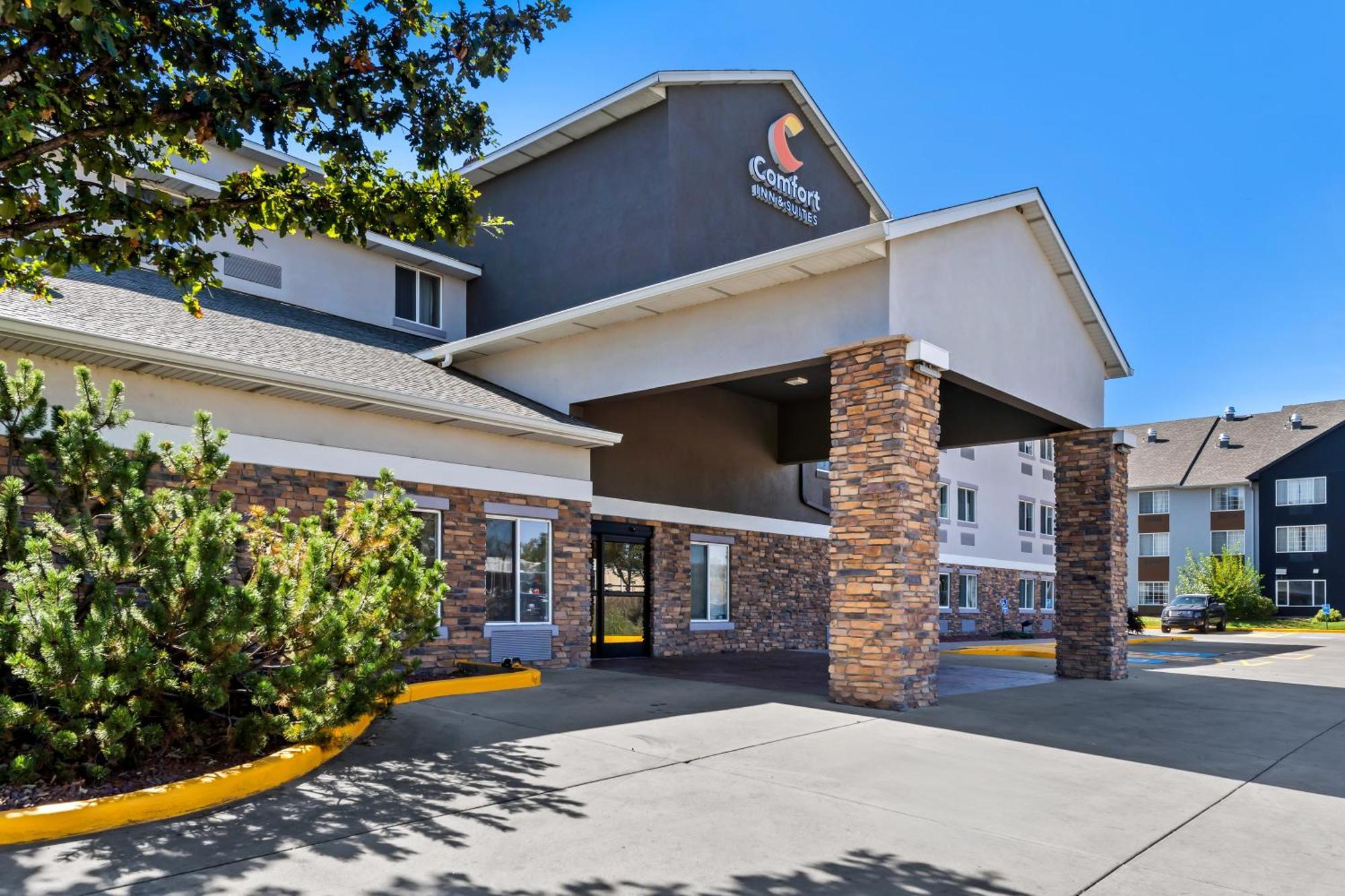 Comfort Inn & Suites Greeley Exterior photo